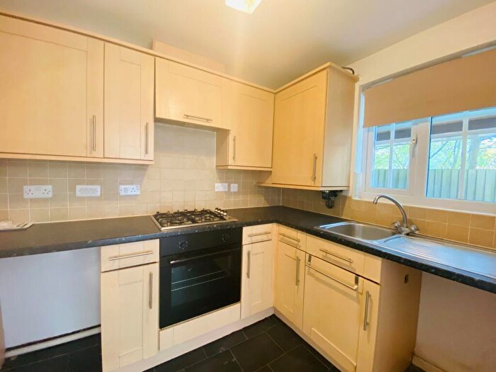 2 Bedroom Apartment To Rent In Primrose Place, DN4