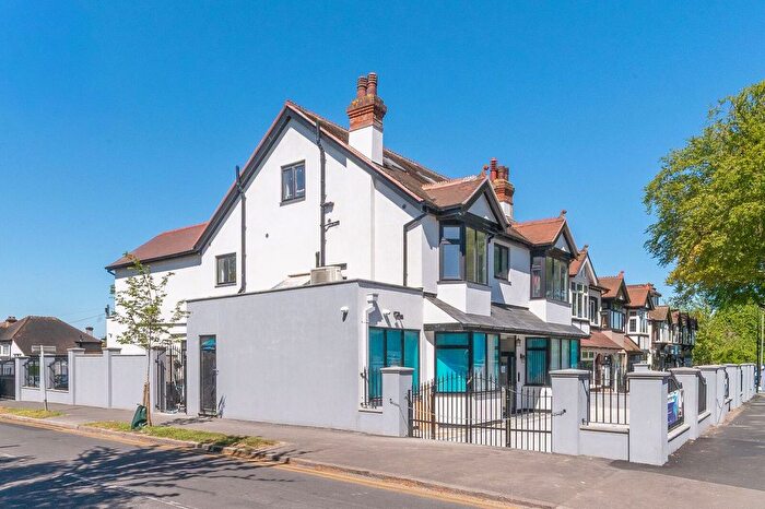 1 Bedroom Flat To Rent In Waverley Way, Carshalton Beeches, Carshalton, SM5