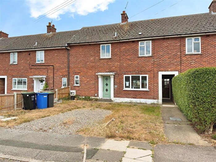 3 Bedroom Terraced House For Sale In Spashett Road, Lowestoft, Suffolk, NR32