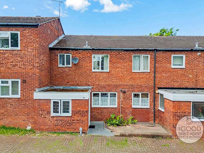 4 Bedroom Terraced House For Sale In Austen Close, Loughton, IG10