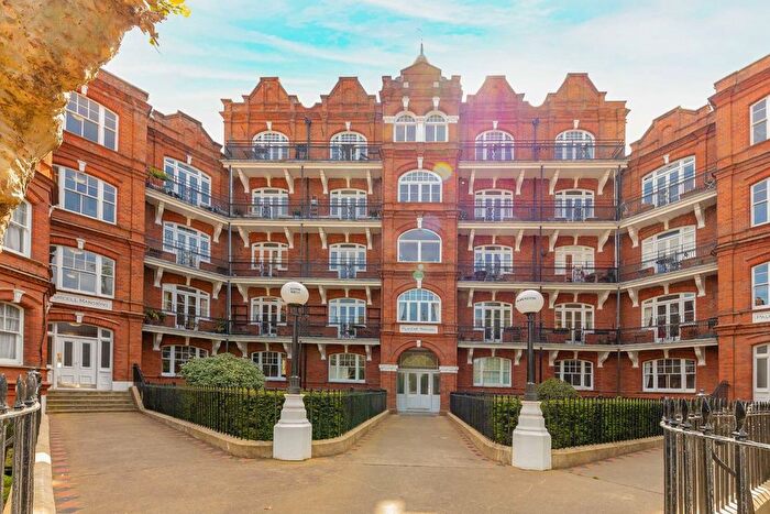 2 Bedroom Flat To Rent In Queen's Club Gardens, London, W14