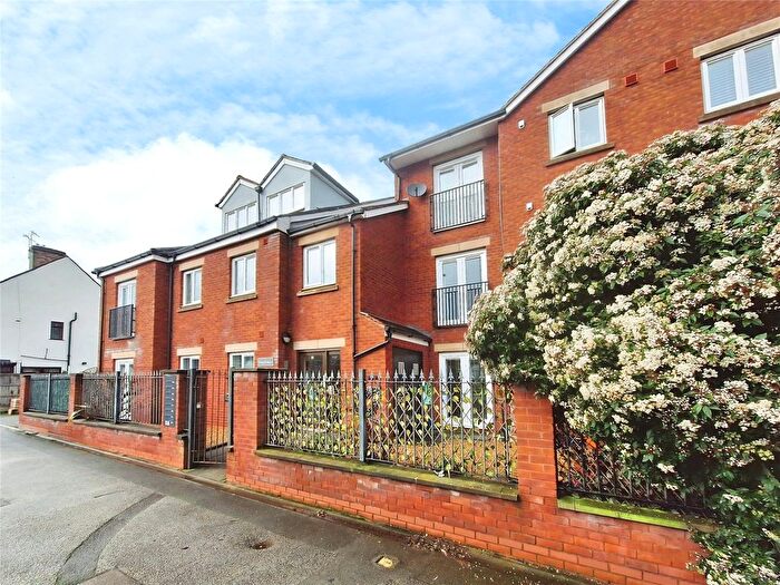 2 Bedroom Flat For Sale In Heath End Road, Nuneaton, Warwickshire, CV10