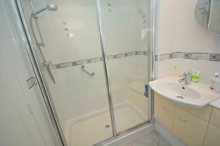 2 Bedroom Detached Bungalow For Sale In Andrew Lundie Place, Galston, KA4