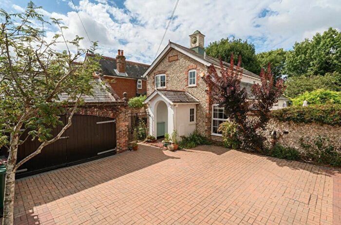 4 Bedroom Detached House For Sale In Hambrook Hill South, Hambrook, PO18