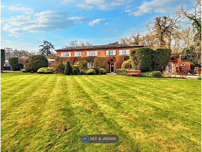 5 Bedroom Detached House To Rent In Clamp Hill, Stanmore, HA7