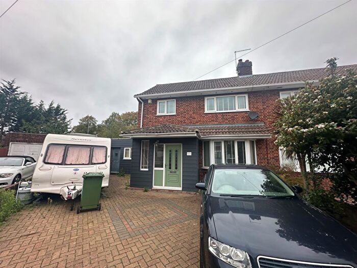 3 Bedroom Semi Detached House For Sale In Gildenburgh Avenue, Peterborough, PE1