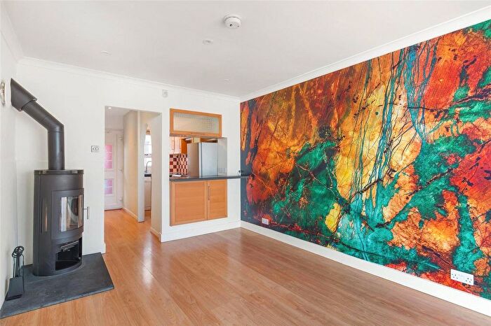 2 Bedroom Lodge To Rent In Central Hill, London, SE19