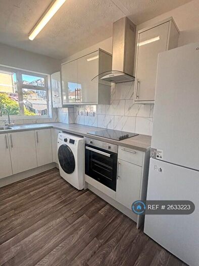 3 Bedroom Flat To Rent In Charlton Road, Kingswood, Bristol, BS15