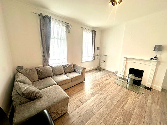 1 Bedroom Flat To Rent In Ley Street, Ilford, IG1