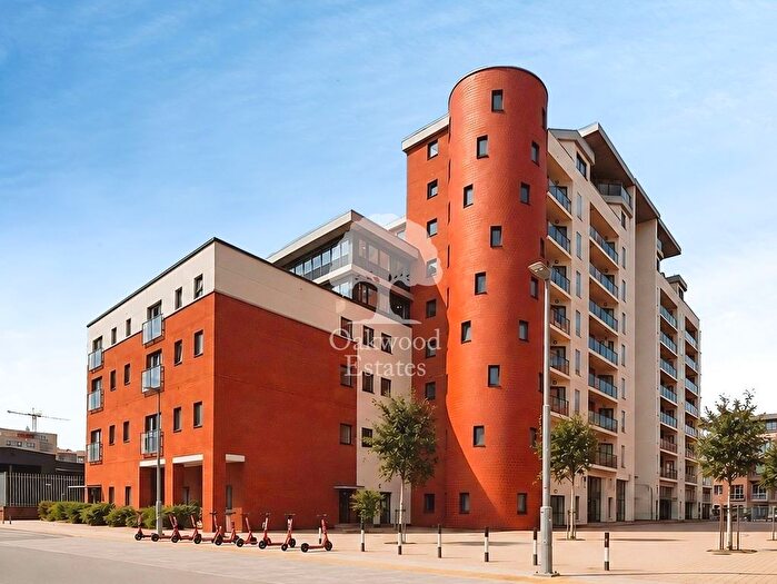 2 Bedroom Flat To Rent In Grays Place, Slough, SL2
