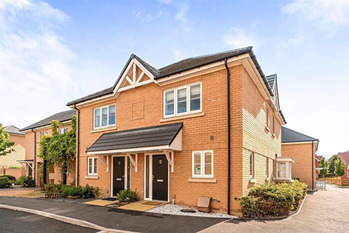 2 Bedroom House For Sale In Pegasus Avenue, Netley Abbey, Southampton, SO31
