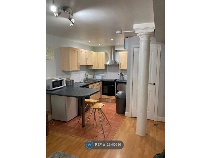 2 Bedroom Flat To Rent In Market Street, Aberdeen, AB11