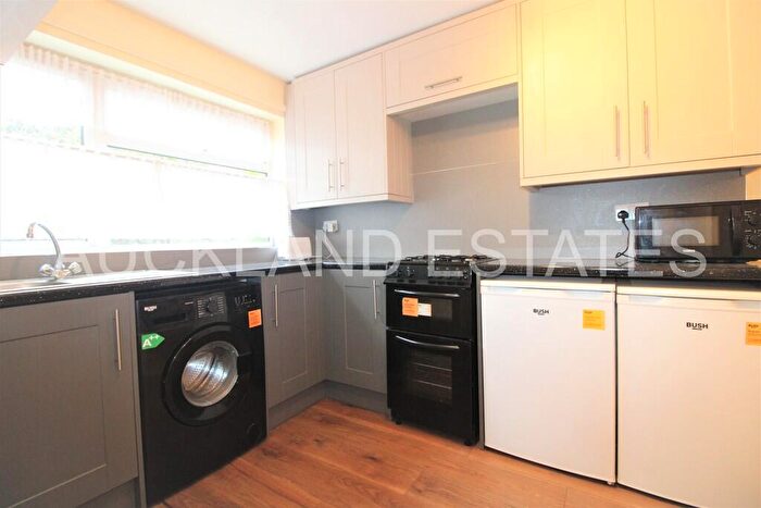 1 Bedroom Apartment To Rent In Millwards, Hatfield, AL10