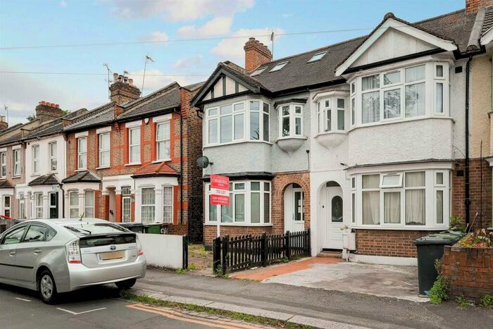 Studio To Rent In Goldsmith Road, Leyton, E10