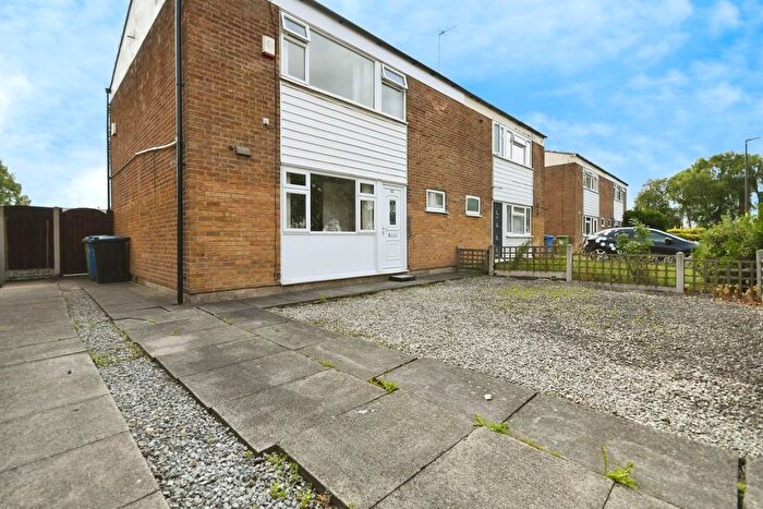 3 Bedroom Semi-Detached House For Sale In Pullman Close, Staveley, Chesterfield, S43