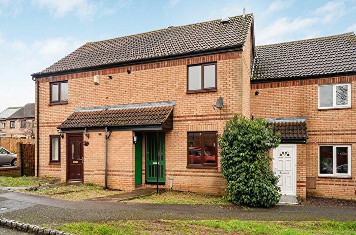 3 Bedroom Terraced House For Sale In Milecastle, Milton Keynes, MK13