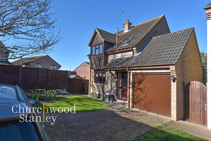 3 Bedroom Detached House For Sale In Harvey Close, Lawford, CO11