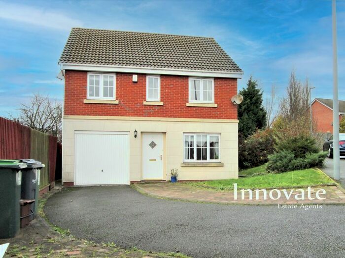 4 Bedroom Detached House To Rent In Siskin Close, Oldbury B68