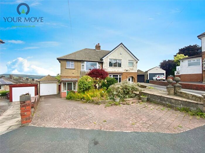 3 Bedroom Semi-Detached House For Sale In Fell Grove, Keighley, West Yorkshire, BD22