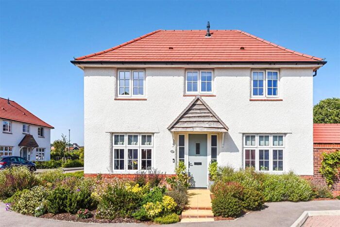 3 Bedroom Detached House For Sale In Horseshoe Way, Yapton, BN18