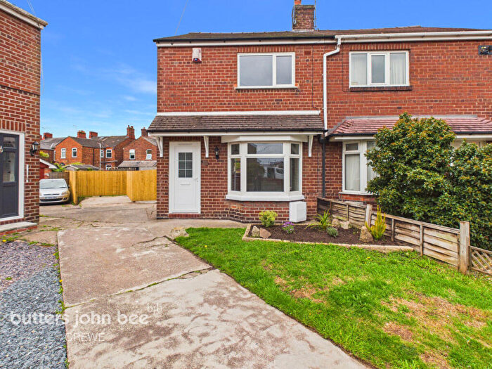 2 Bedroom Semi-Detached House For Sale In Stoneley Avenue, Crewe, CW1