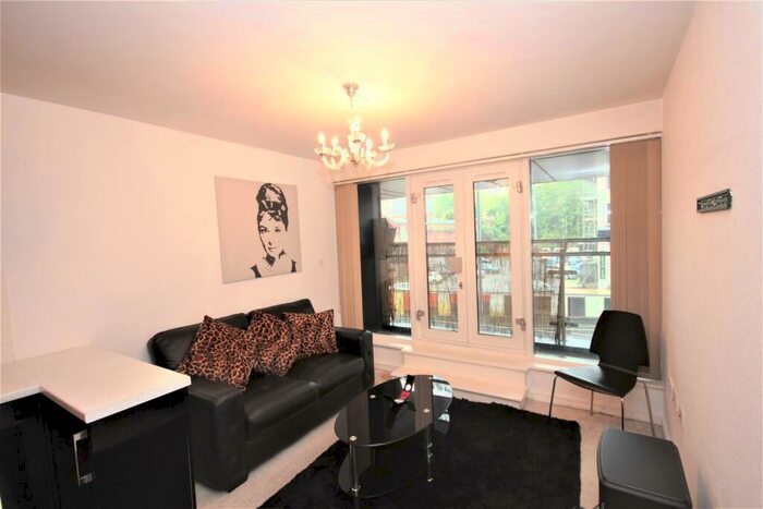 1 Bedroom Apartment To Rent In West Two Apartments, Birmingham City Centre, B1