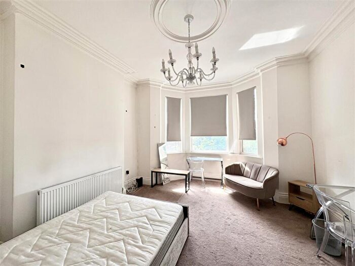 1 Bedroom Apartment To Rent In Park Road, Nottingham, NG7