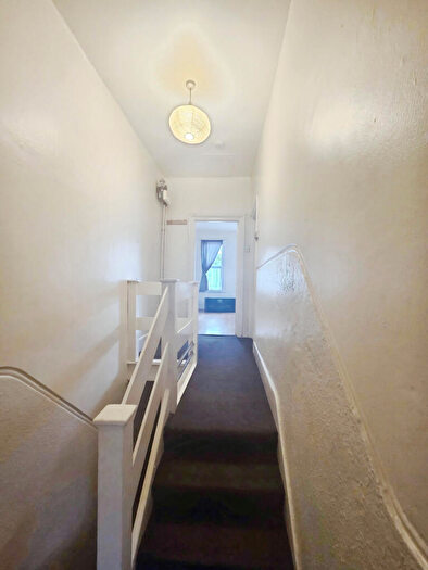 1 Bedroom Flat For Sale In Liddington Road, Stratford, London, Greater London, E15