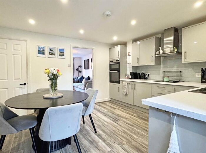 3 Bedroom End Of Terrace House For Sale In Dunoon Close, Braintree, CM7