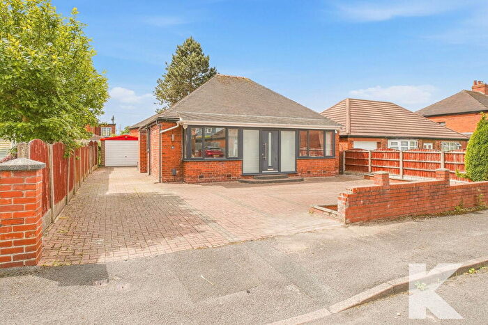 2 Bedroom Detached Bungalow For Sale In Leaside Avenue, Chadderton, Oldham, OL1