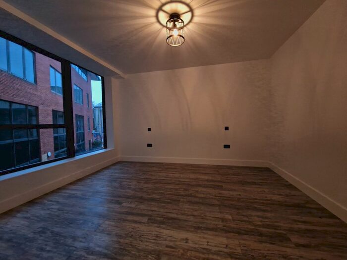 1 Bedroom Flat To Rent In Clarence Street, Swindon, SN1