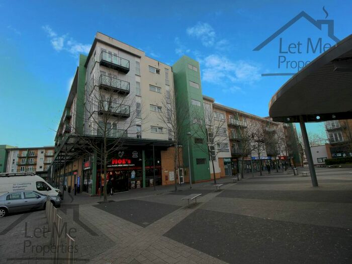 2 Bedroom Flat To Rent In Parkhouse Court, Hatfield, Hertfordshire, AL10