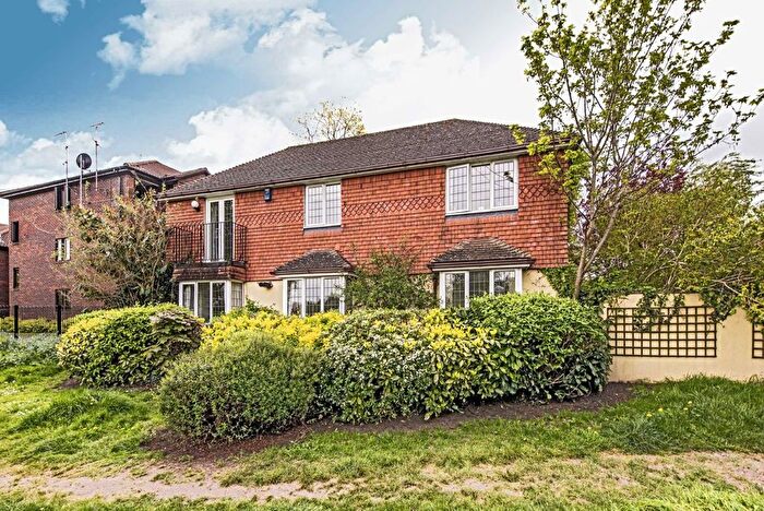 4 Bedroom Property To Rent In Ferry Road, Thames Ditton, KT7