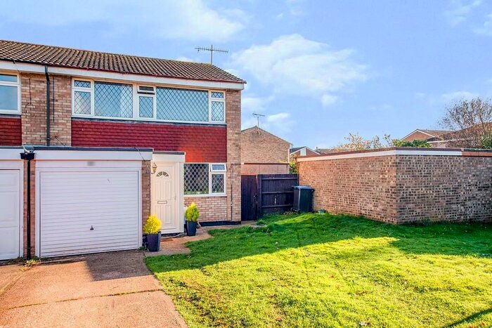 3 Bedroom End Of Terrace House To Rent In Dickens Court, Hemel Hempstead, Hertfordshire HP2