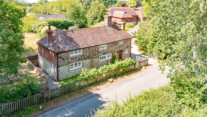4 Bedroom Country House For Sale In Lambden Road, Pluckley, TN27