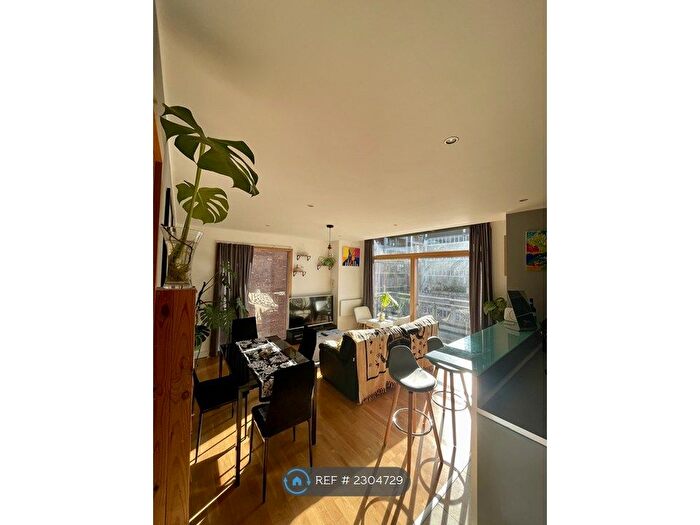 2 Bedroom Flat To Rent In Church Street, Manchester, M4