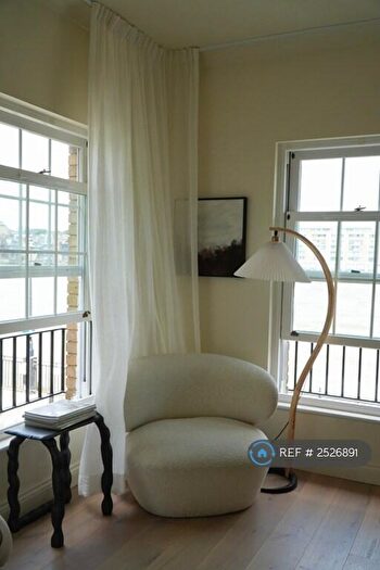 2 Bedroom Flat To Rent In Sophia Square, London, SE16