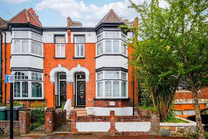 4 Bedroom House For Sale In Woodstock Road, Walthamstow, E17