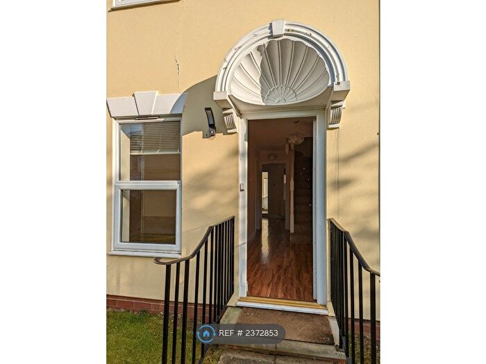 4 Bedroom Terraced House To Rent In Pipit Walk, Aylesbury, HP19