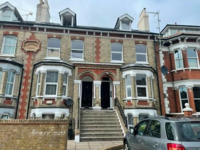1 Bedroom Flat To Rent In Folkestone Road, Dover, CT17