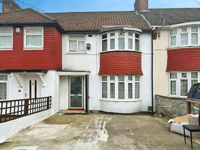 4 Bedroom Terraced House To Rent In Tokyngton Avenue, Wembley, HA9