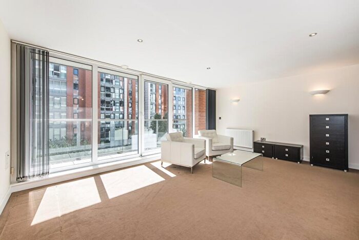 Apartment To Rent In Seagull Lane, E16