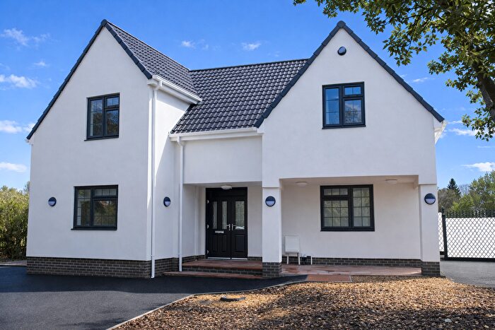 8 Bedroom Detached House To Rent In Stoughton Drive South, Leicester, LE2