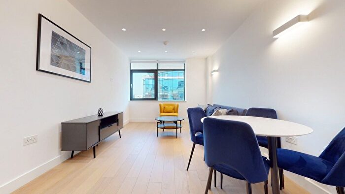 1 Bedroom Flat To Rent In New Horizons Court, Brentford, TW8