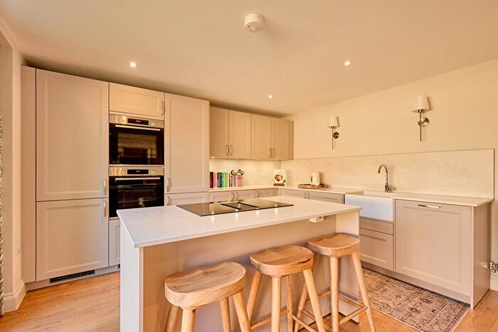 4 Bedroom Semi-Detached House To Rent In Lower End, Leafield, OX29