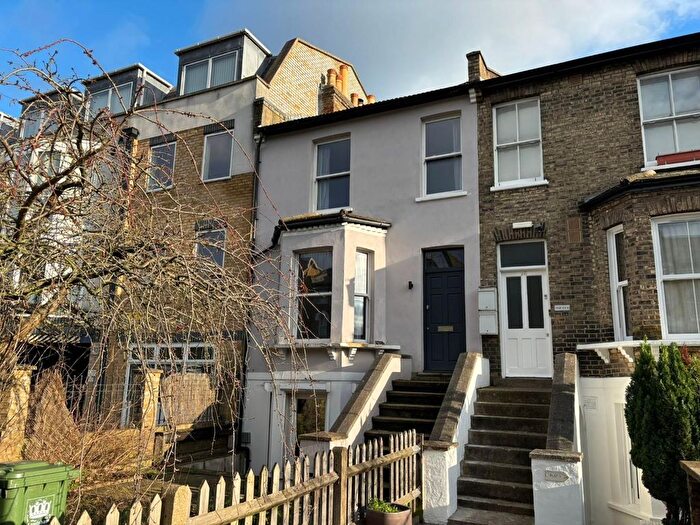 3 Bedroom Maisonette To Rent In Devonshire Road, Forest Hill, London, SE23