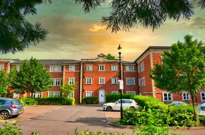 2 Bedroom Flat To Rent In Talfourd Way, Redhill, RH1