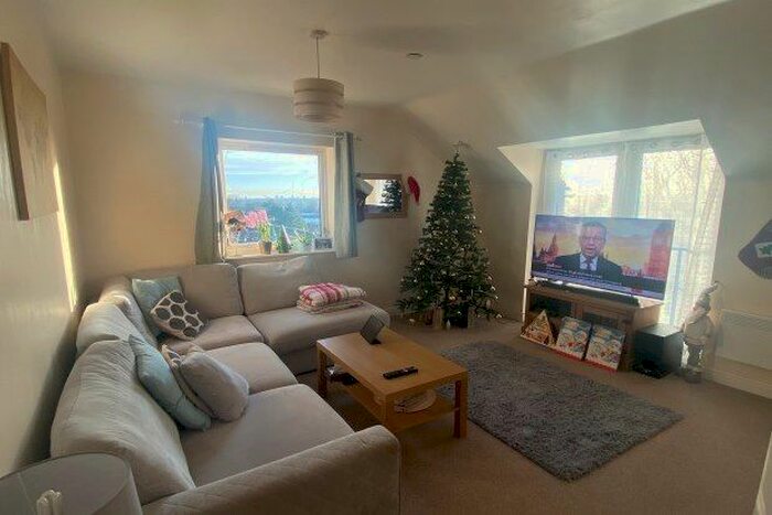 2 Bedroom Flat To Rent In Middleton Hall Road, Birmingham B30