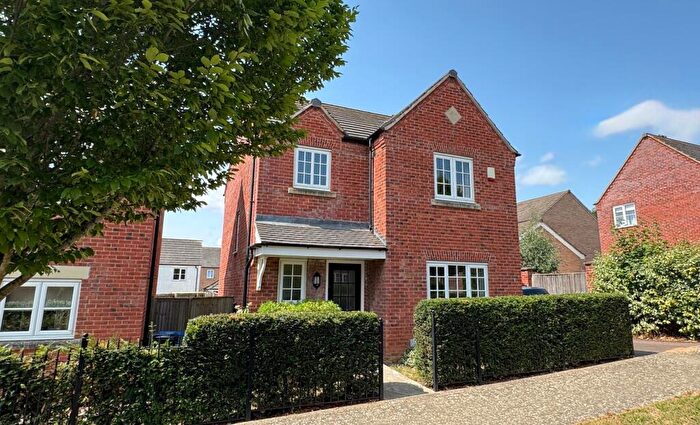 3 Bedroom Detached House For Sale In No Chain - Terry Smith Avenue, Harrington Park, Rothwell, NN14