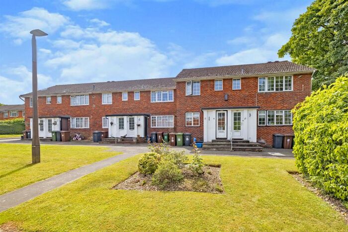 2 Bedroom Maisonette To Rent In The Pantiles, Bushey Heath, Bushey, WD23